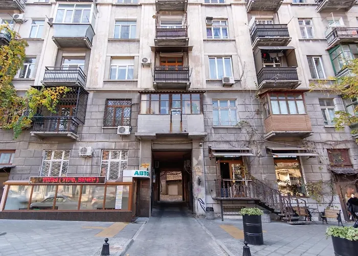 Near Deribasovskaya Apartman *